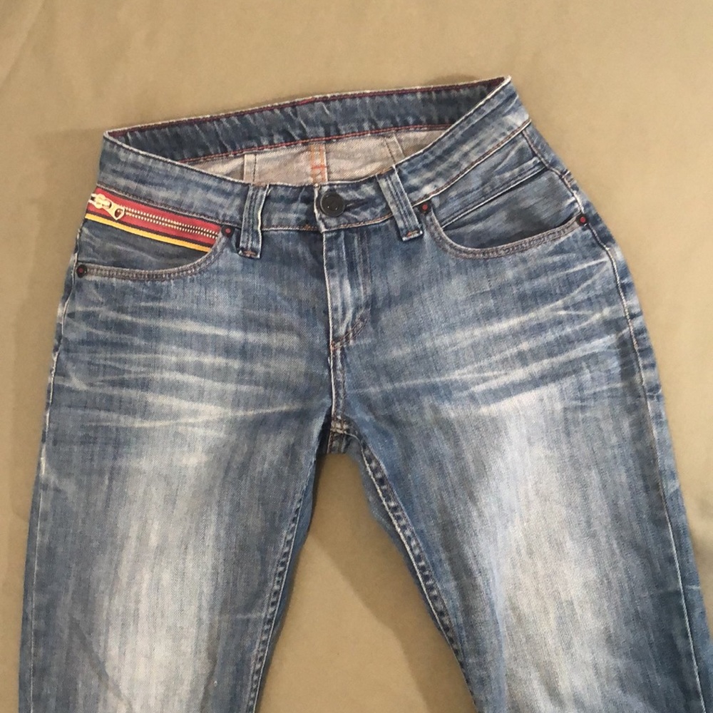 LEVIS rare to find, Jeans, size w zipper on bottom legs, size 26”….long 29/30”